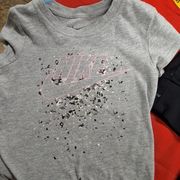 Nike Gray and Pink Short Sleeve Tee with Crew Neck - Picture 3 of 7